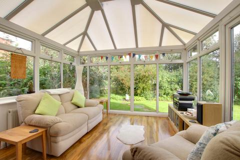 4 bedroom chalet to rent, Denmead, Waterlooville