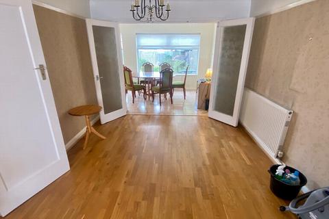 112 Elgin Avenue, Harrow, HA3 8QJ