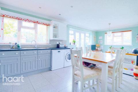 25 Cedar Grove, Southall, UB1 2XD
