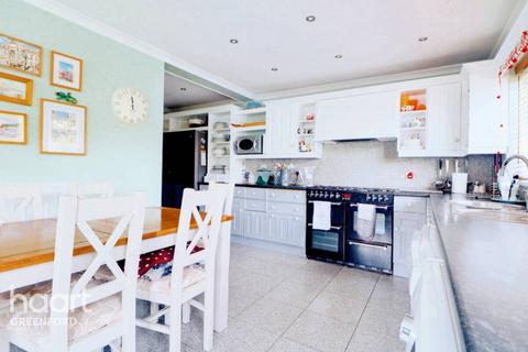 25 Cedar Grove, Southall, UB1 2XD