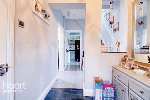 25 Cedar Grove, Southall, UB1 2XD