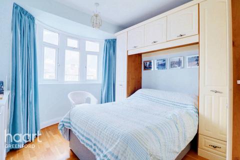 25 Cedar Grove, Southall, UB1 2XD