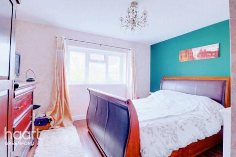 25 Cedar Grove, Southall, UB1 2XD