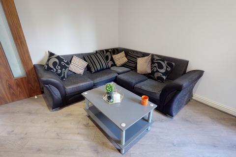 5 bedroom end of terrace house to rent, Halsbury Road, Liverpool L6