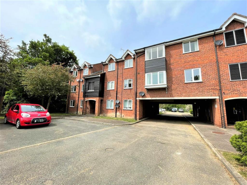 Millstream Close, Hitchin 1 bed flat for sale £175,000