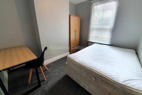 4 bedroom terraced house to rent, De Beauvoir Road, Reading