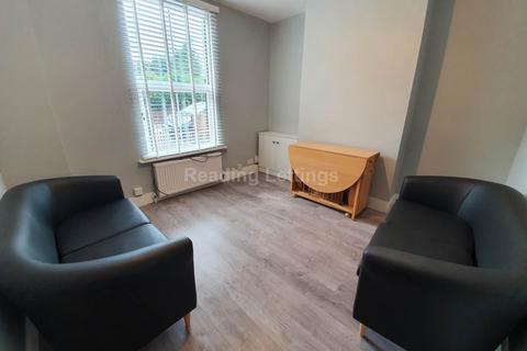 4 bedroom terraced house to rent, De Beauvoir Road, Reading