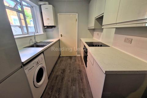 3 bedroom terraced house to rent, Amherst Road, Reading