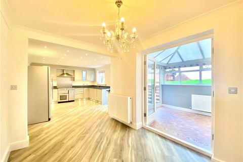 5 bedroom detached house to rent - Ingleby Road, Great Broughton, North Yorkshire