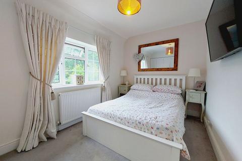 3 bedroom semi-detached house for sale, Broderick Grove, Great Bookham KT23