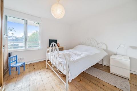 3 bedroom maisonette for sale, Sunbury Lane, Battersea