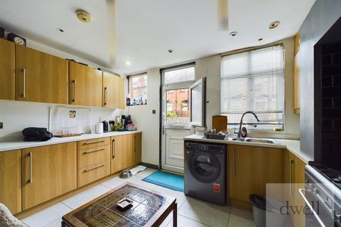 16 Dalton Grove, Beeston, Leeds, LS11 7NH