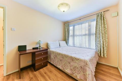 2 bedroom apartment for sale, Foxtail House, Taylor Close, Hounslow, TW3