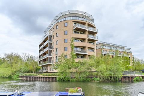 2 bedroom flat for sale, Essex Wharf, Upper Clapton, London, E5