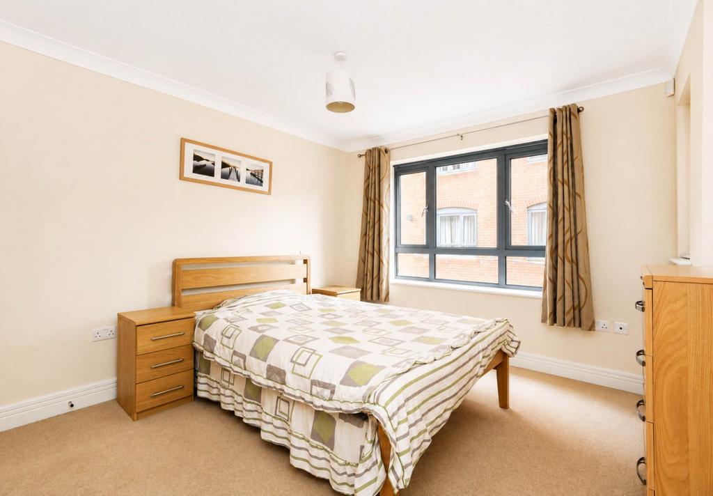 Apartment in Oxford, Summertown - View 5