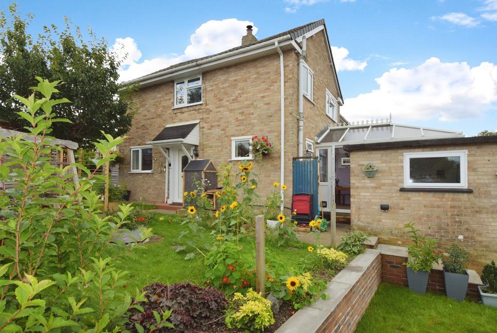 Clayton Road, Bulford, SP4 9HR 3 bed semidetached house for sale £