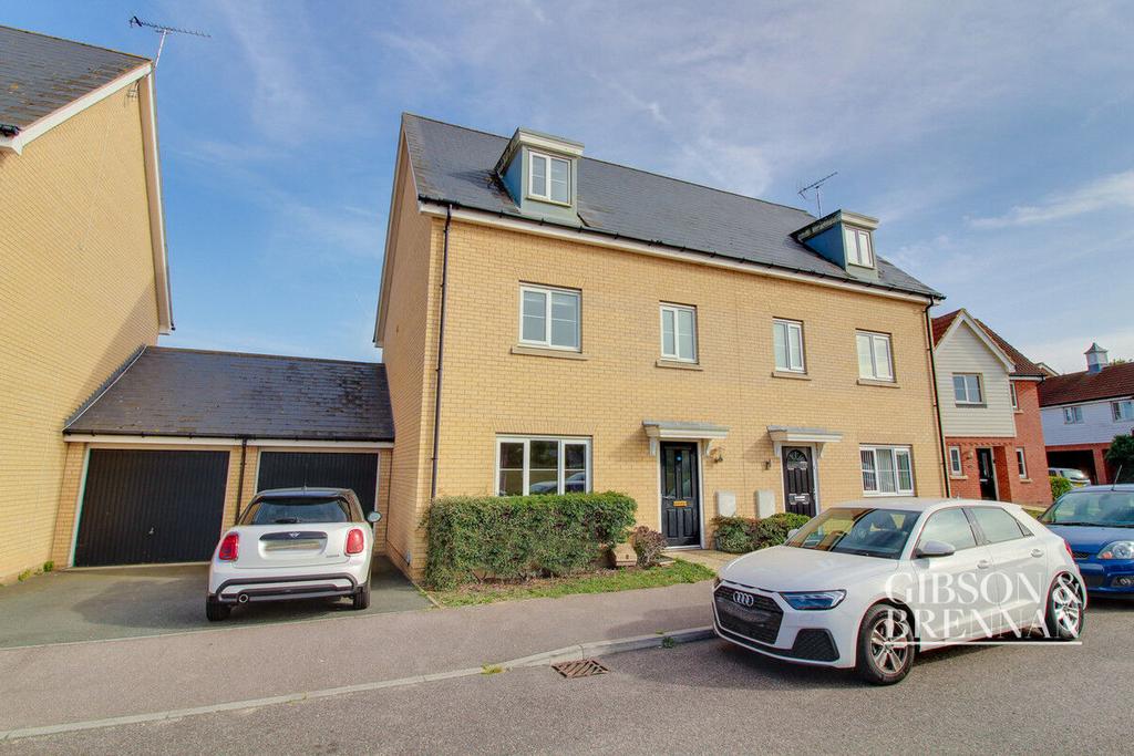 Montague Street, Basildon, SS14 4 bed semidetached house £450,000