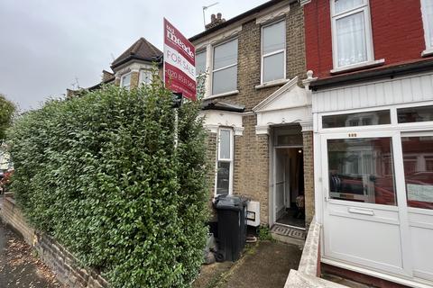 3 bedroom terraced house for sale - Winchester Road, Highams Park, E4