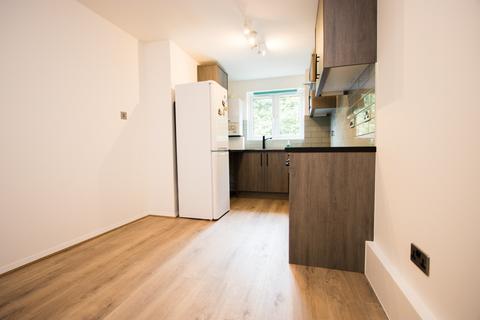 1 bedroom flat for sale, Streamside Close, N9