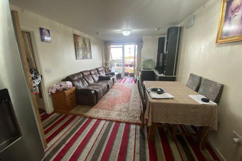 2 bedroom flat for sale, Salisbury Road, Southall UB2