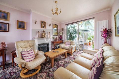 66 Chapel Farm Road, London, SE9 3NQ