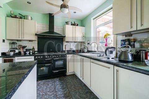 66 Chapel Farm Road, London, SE9 3NQ