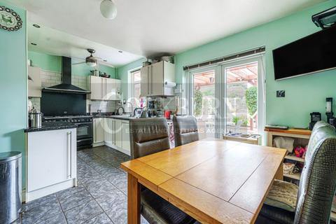 66 Chapel Farm Road, London, SE9 3NQ