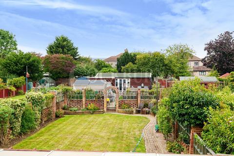 66 Chapel Farm Road, London, SE9 3NQ