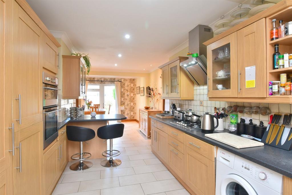 Kitchen/ Breakfast Room