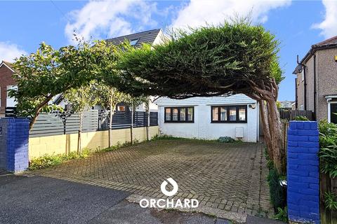 8a Peachey Close, Uxbridge, UB8 3SZ