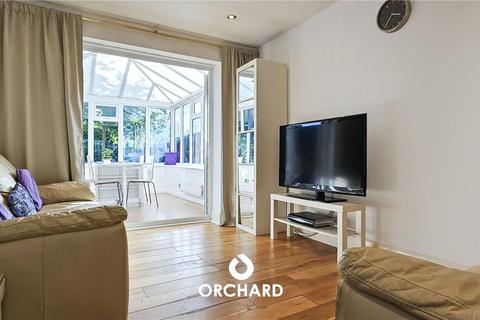 8a Peachey Close, Uxbridge, UB8 3SZ