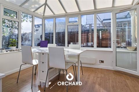 8a Peachey Close, Uxbridge, UB8 3SZ