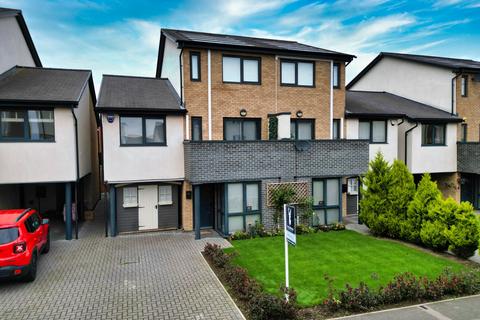 4 bedroom townhouse for sale, Broughton Grounds Lane, Milton Keynes MK10