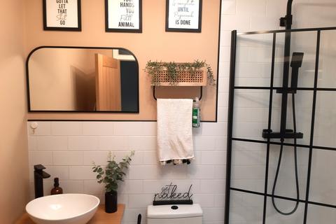 18 Hillcrest Close, Tamworth, B79 8PA