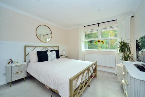 2 bedroom apartment to rent, Hazel Way, Chipstead, Coulsdon, Surrey, CR5