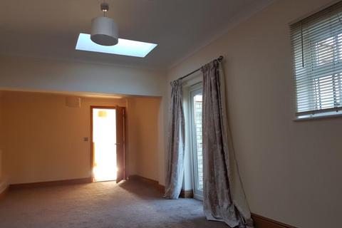 2 bedroom end of terrace house to rent, Stanley Road, Newmarket, Suffolk, CB8