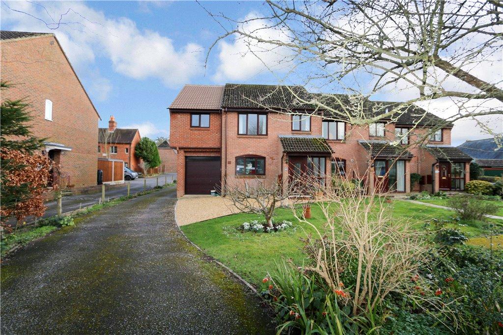 Riverside Gardens, Romsey, Hampshire 4 bed end of terrace house for