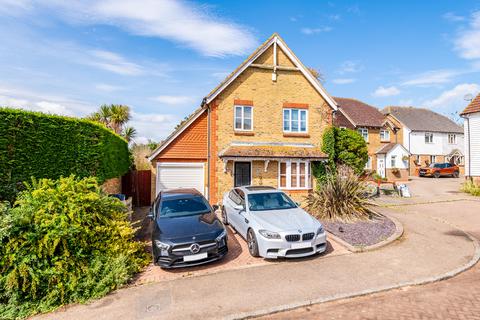 4 bedroom terraced house for sale, Grandsire Gardens, Rochester, Kent, ME3