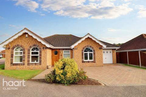3 bedroom detached bungalow for sale, Highlands Grove, Clacton-On-Sea