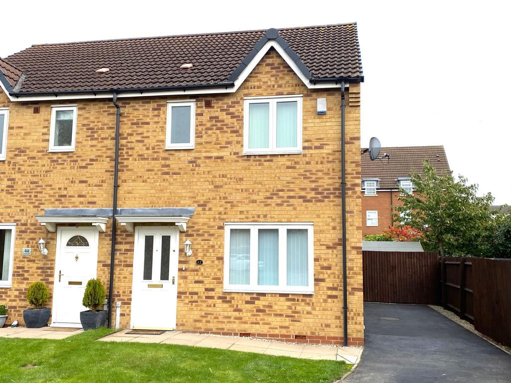 Hudson Way, Grantham, NG31 3 bed semi-detached house - £190,000