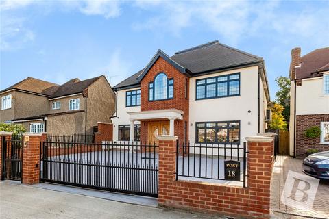 18 Nelmes Crescent, Hornchurch, RM11 2QB
