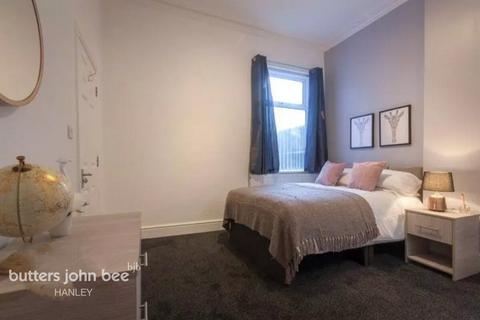 6 bedroom end of terrace house for sale, Campbell Terrace, Stoke-On-Trent ST1 6LS