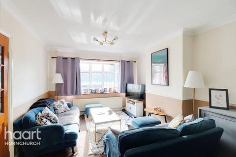 11 Woburn Avenue, Hornchurch, RM12 4NQ