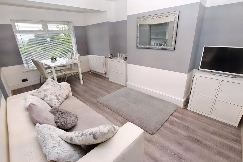 Lynwood Crescent, Leeds, West Yorkshire 3 bed semidetached house £