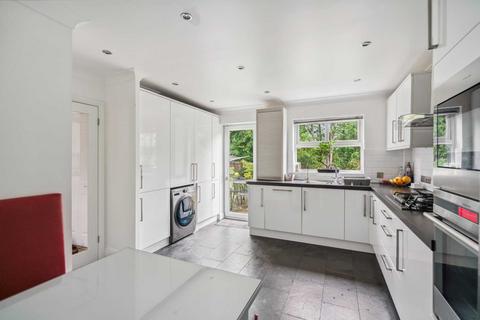 3 Elmhurst Close, Bushey, WD23 2QB