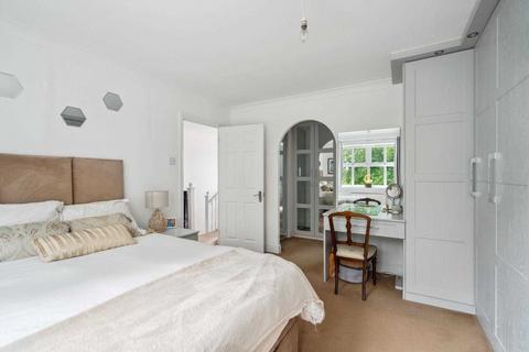 3 Elmhurst Close, Bushey, WD23 2QB