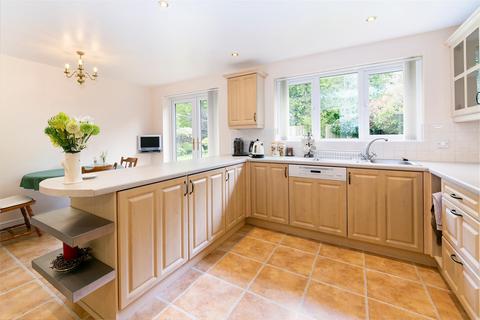 5 bedroom detached house for sale, Nicholson Court, Pocklington, York, YO42 2PF