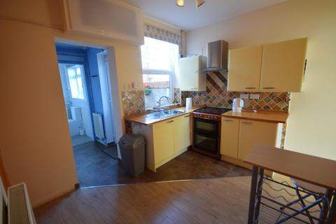 2 bedroom terraced house to rent, Dale Street, Wrexham, LL13