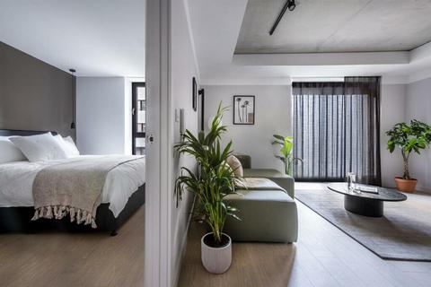 1 bedroom terraced house to rent, Ennismore Gardens, London, SW7