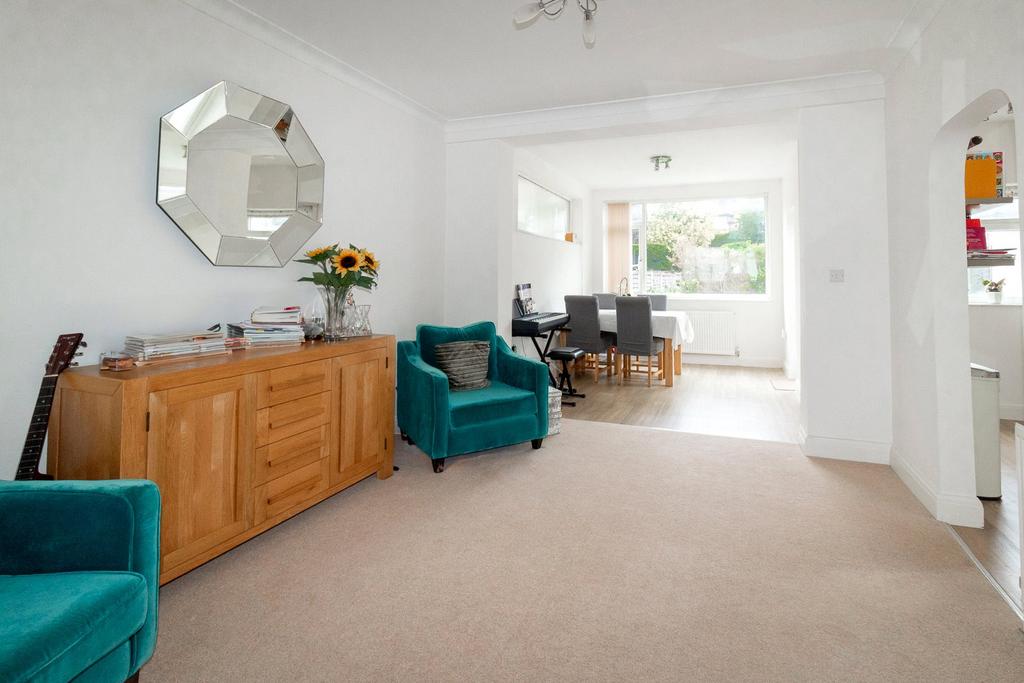 Ranelagh Drive, Edgware, HA8 3 bed semidetached house for sale £725,000